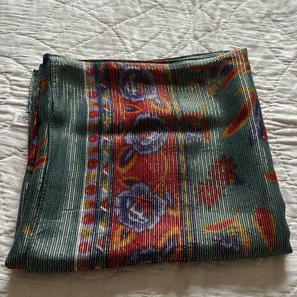 CWT Shimmering Scarf - Picture 9 of 9